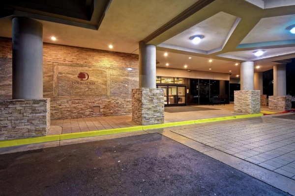 DoubleTree By Hilton Hotel Pleasanton At The Club image 13